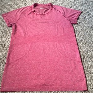 Lululemon active wear t-shirt